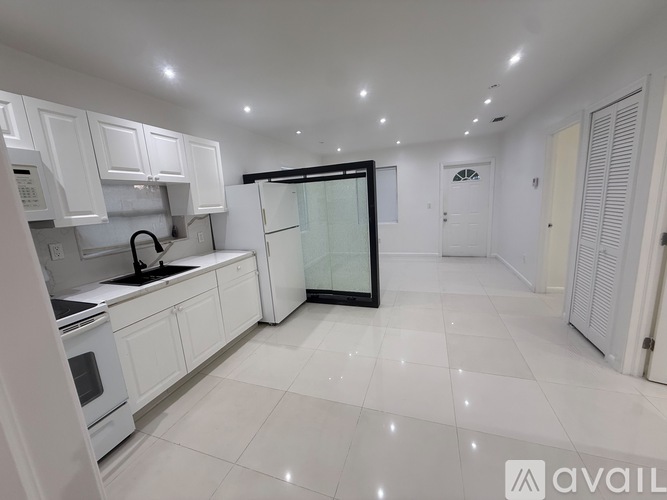1420 NE 154th Terrace 2 Beds Single Family Home for Rent - Photo gallery 3