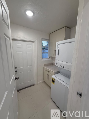 1420 NE 154th Terrace 2 Beds Single Family Home for Rent - Photo gallery 4