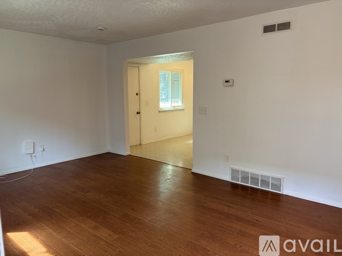 4179 Greenwood Ave 3 Beds Single Family Home for Rent - Photo gallery 3