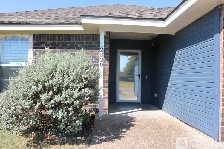 12320 Micah Drive 3 Beds Single Family Home for Rent - Photo gallery 2