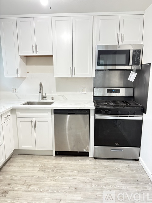 545 Rollins Rd 2 Beds Single Family Home for Rent - Photo gallery 2