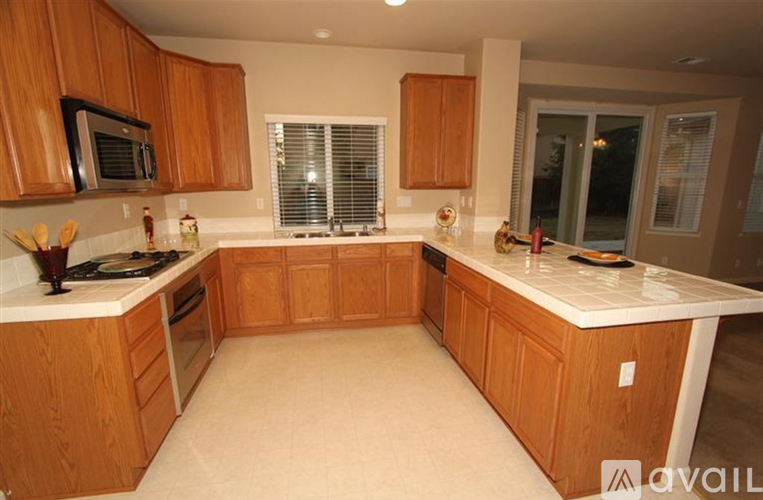2326 South Caesar Avenue 3 Beds Single Family Home for Rent - Photo gallery 3
