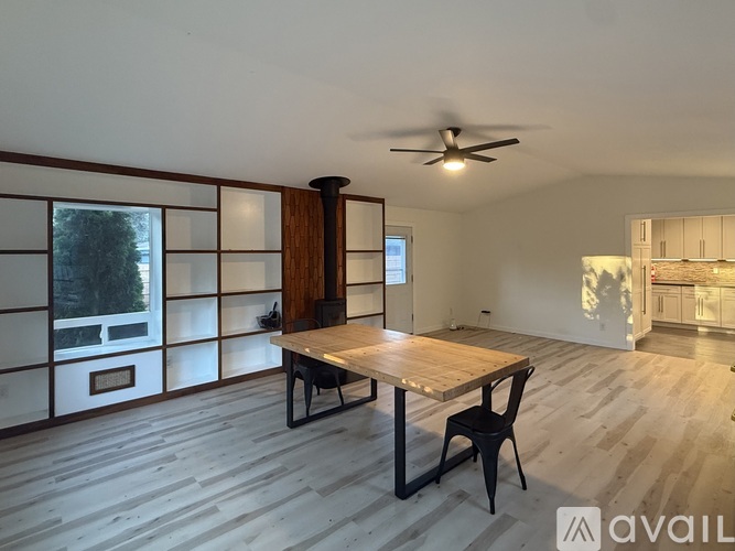 9595 Southeast Linwood Avenue 3 Beds Single Family Home for Rent - Photo gallery 3
