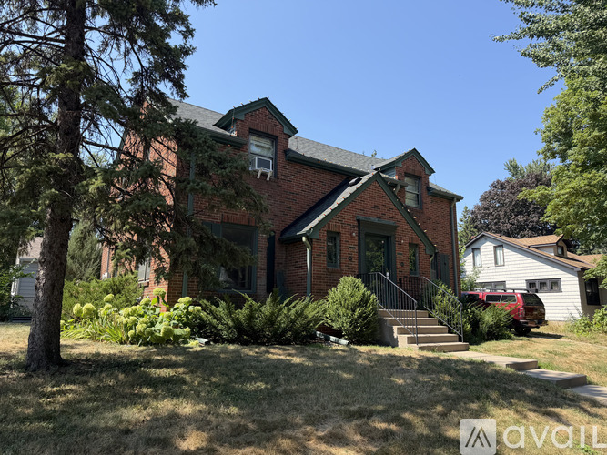 447 Fairview Avenue South 2 Beds Apartment for Rent - Photo gallery 1