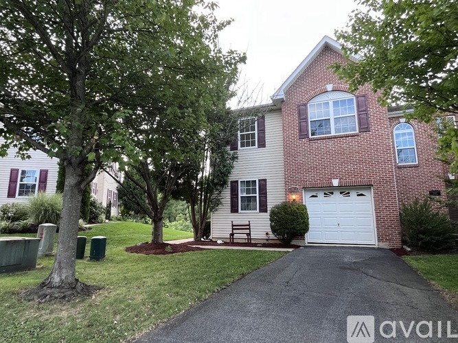 7021 Hunt Dr 3 Beds Townhouse for Rent - Photo gallery 4