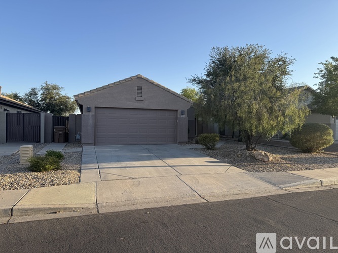 8575 West Monona Lane 3 Beds Single Family Home for Rent - Photo gallery 2