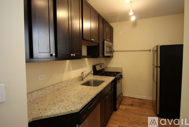 4750 N Sacramento Ave 2 Beds Apartment for Rent - Photo gallery 2