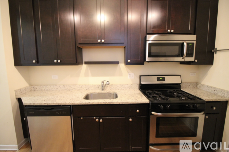 4750 N Sacramento Ave 2 Beds Apartment for Rent - Photo gallery 3