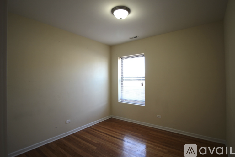 4750 N Sacramento Ave 2 Beds Apartment for Rent - Photo gallery 4