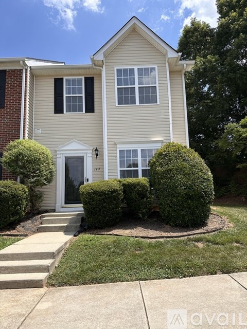 144 Queensberry Court 3 Beds Apartment for Rent