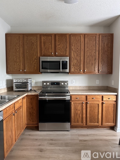144 Queensberry Court 3 Beds Townhouse for Rent - Photo gallery 4