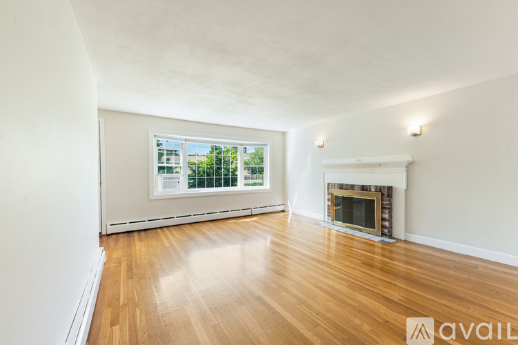 24 Bolton Street 4 Beds Single Family Home for Rent - Photo gallery 4