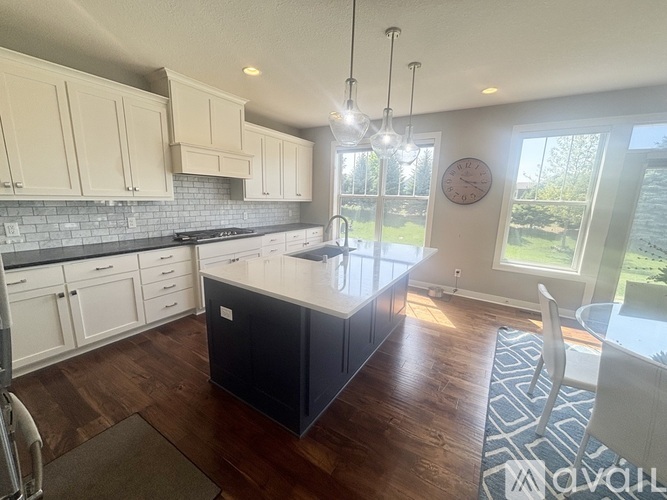 9068 Red Oak Trail 4 Beds Single Family Home for Rent - Photo gallery 3
