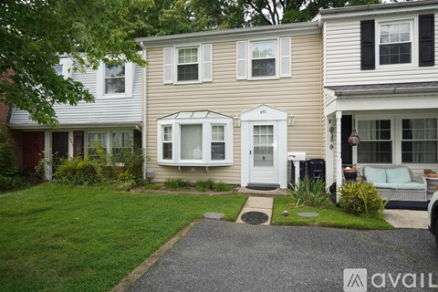 691 Towne Center Dr 2 Beds Apartment for Rent