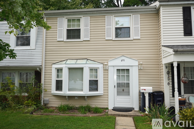 691 Towne Center Dr 2 Beds Townhouse for Rent - Photo gallery 2