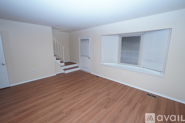 691 Towne Center Dr 2 Beds Townhouse for Rent - Photo gallery 3