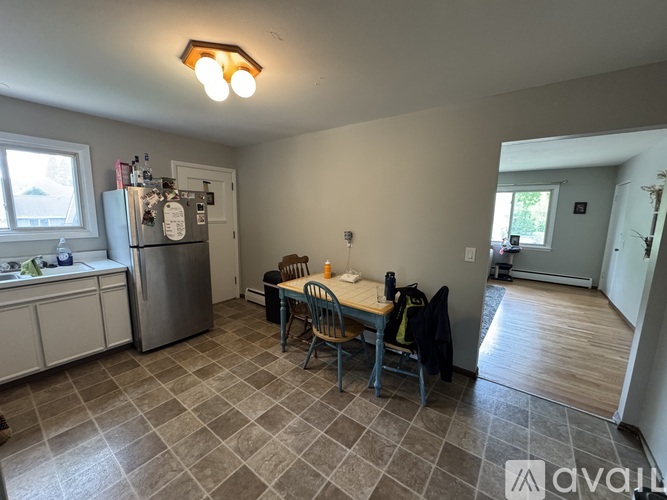 707 West Main Street 2 Beds Apartment for Rent - Photo gallery 1