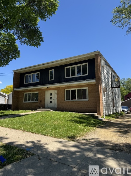 707 West Main Street 2 Beds Apartment for Rent - Photo gallery 3