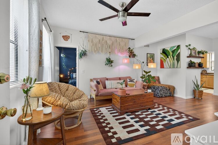 2545 Oak Street 2 Beds Condo for Rent - Photo gallery 3