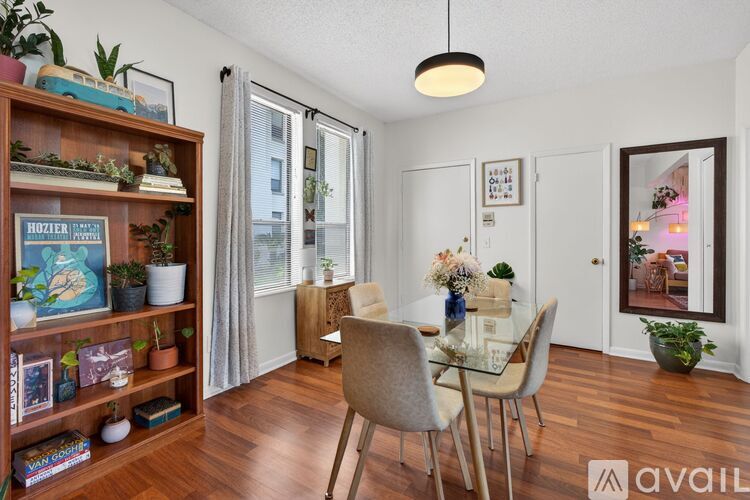 2545 Oak Street 2 Beds Condo for Rent - Photo gallery 5
