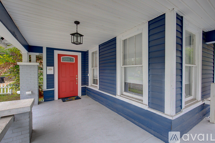 981 9th Avenue South 3 Beds Single Family Home for Rent - Photo gallery 2