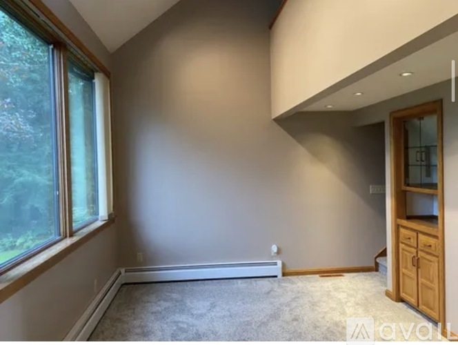 99 Hemlock Lane 3 Beds Single Family Home for Rent - Photo gallery 5