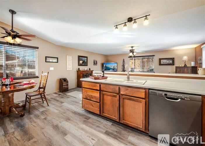 2484 Carriage Crest Dr 3 Beds Single Family Home for Rent - Photo gallery 5