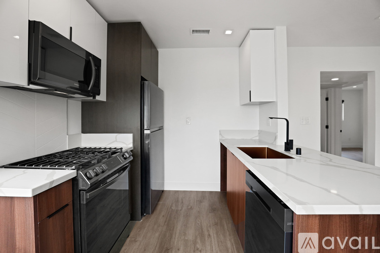 701 N Hill Pl 2 Beds Apartment for Rent - Photo gallery 2