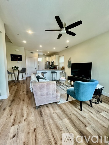 41 West Dunne Avenue 3 Beds Townhouse for Rent - Photo gallery 4