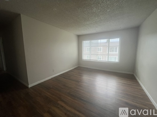 2912 N Tracy Blvd 2 Beds Apartment for Rent - Photo gallery 1