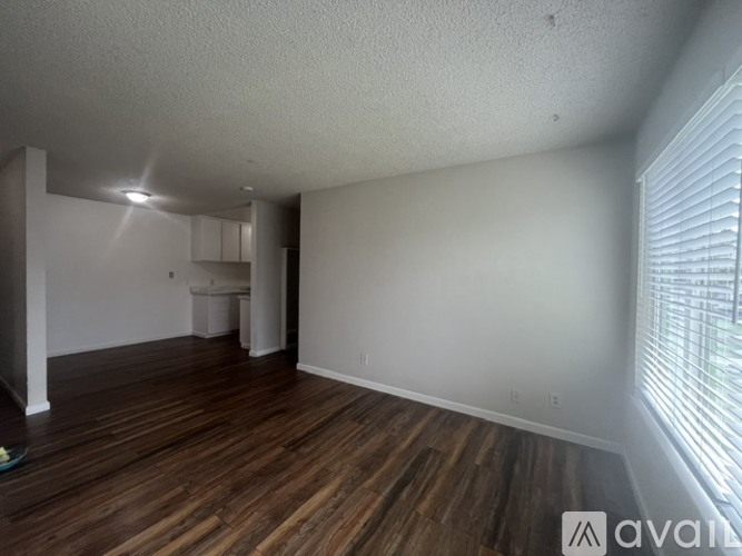 2912 N Tracy Blvd 2 Beds Apartment for Rent - Photo gallery 2