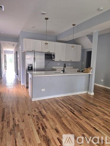 6040 S Rhodes Ave 3 Beds Apartment for Rent - Photo gallery 5