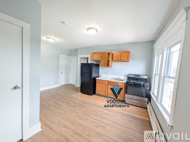 1123 Main St 1 Apartment for Rent - Photo gallery 2