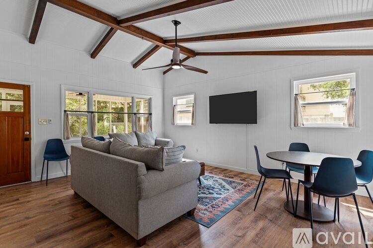 100 SE 35th St 2 Beds Single Family Home for Rent - Photo gallery 3