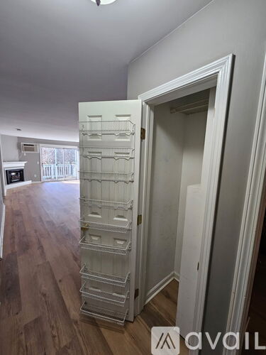 55 Mill Plain Rd 2 Beds Condo for Rent - Photo gallery 1