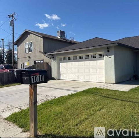 1010 W Goshen Ave 3 Beds Apartment for Rent
