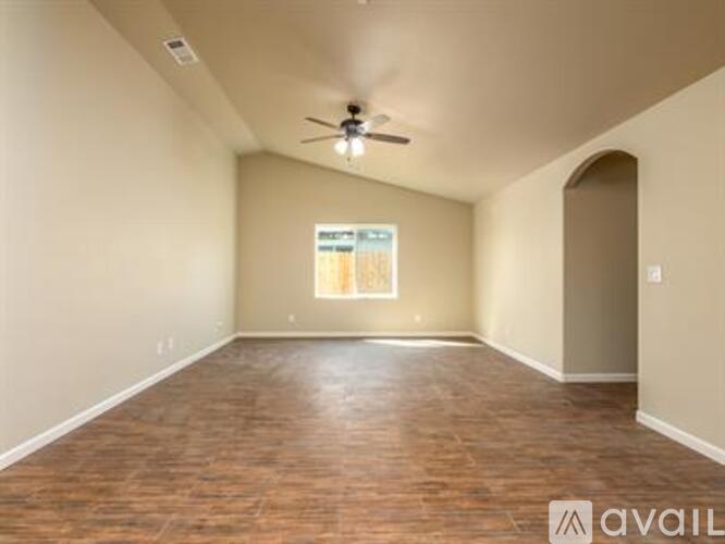 1010 W Goshen Ave 3 Beds Single Family Home for Rent - Photo gallery 4