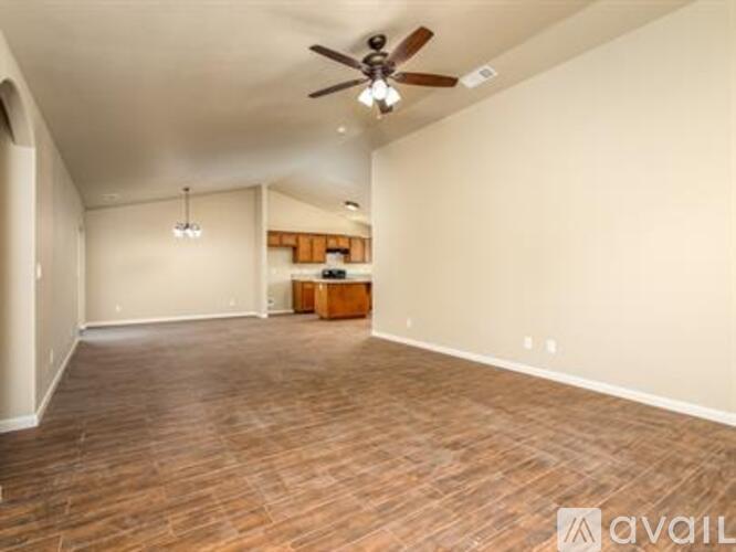 1010 W Goshen Ave 3 Beds Single Family Home for Rent - Photo gallery 5