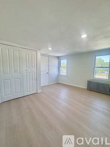 249 N Macquesten Pkwy 2 Beds Apartment for Rent - Photo gallery 4