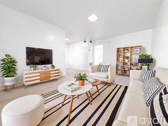 1100 S Broadway 1 Apartment for Rent - Photo gallery 1