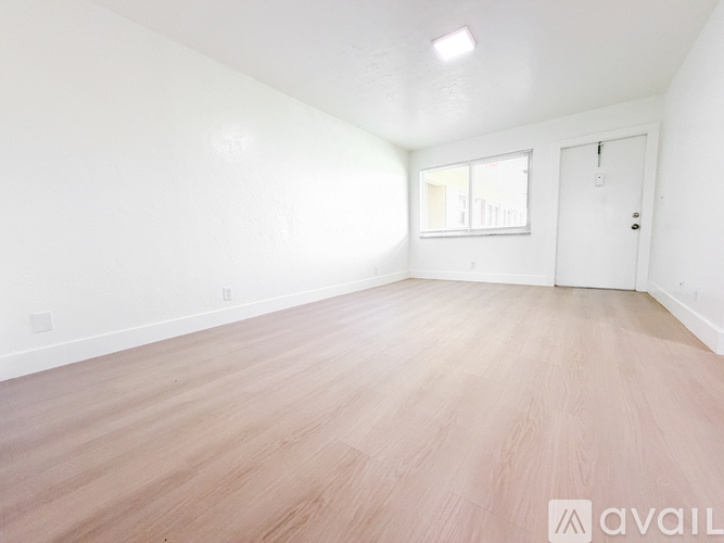 1100 S Broadway 1 Apartment for Rent - Photo gallery 4