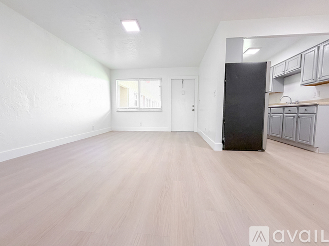 1100 S Broadway 1 Apartment for Rent - Photo gallery 5