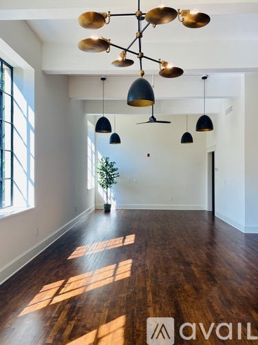 54 Round Hill Road 2 Beds Apartment for Rent - Photo gallery 3