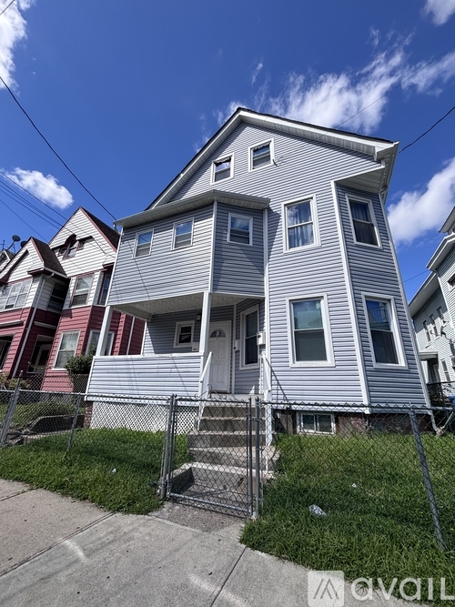 130 E 21st St 2 Beds Apartment for Rent - Photo gallery 1