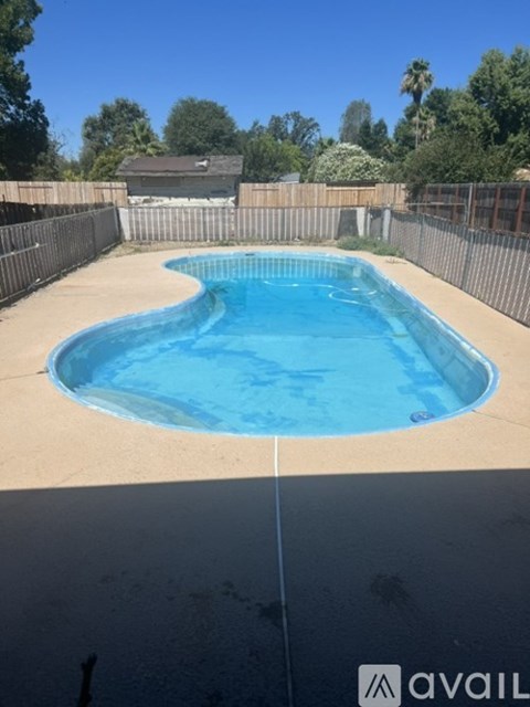 4976 Huntington Drive 4 Beds Apartment for Rent