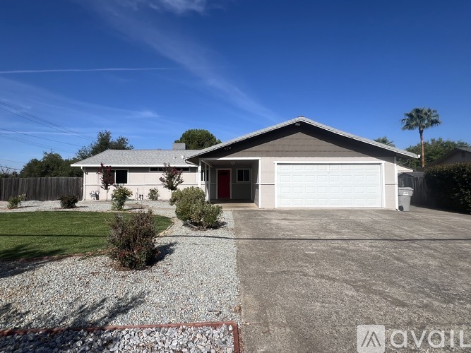 4976 Huntington Drive 4 Beds Single Family Home for Rent - Photo gallery 2