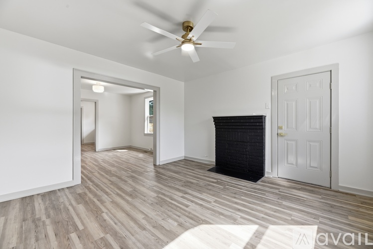 429 Atlantic Ave 2 Beds Single Family Home for Rent - Photo gallery 5