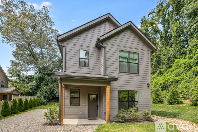 108 Glendale Avenue 3 Beds Single Family Home for Rent - Photo gallery 1