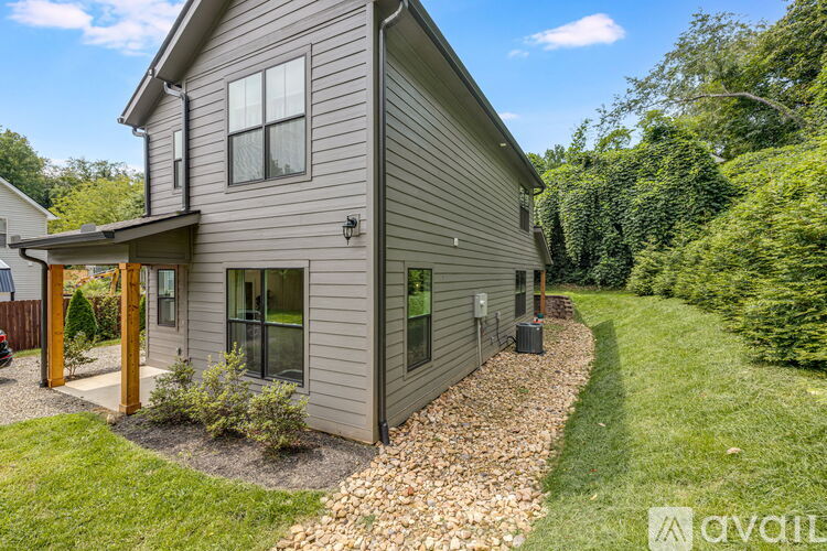 108 Glendale Avenue 3 Beds Single Family Home for Rent - Photo gallery 2