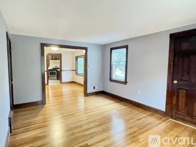 90 Whiton Avenue 2 Beds Single Family Home for Rent - Photo gallery 3